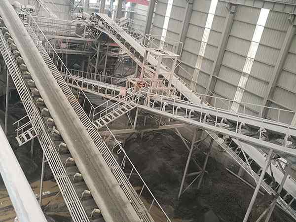貴州挖機(jī)移動破碎機(jī)廠商