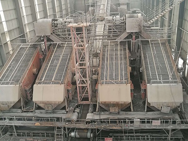 海南環(huán)保移動破碎機械設備