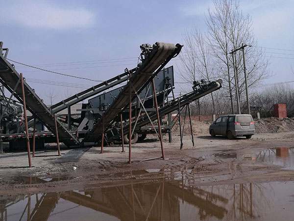 重慶小型移動(dòng)破碎機(jī)和鄂式破碎機(jī)價(jià)格