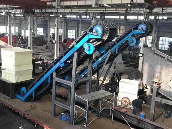 青海車載式移動破碎機(jī)有何用