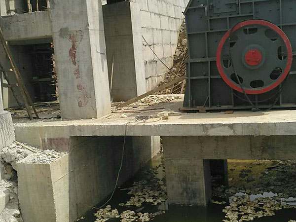 湖北山東移動破碎機(jī)一般多少錢呢